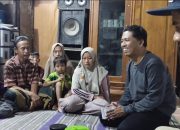 Pimpinan Redaksi PT Siti Jenar Group dan Tokoh Masyarakat Besuki Serahkan Santunan di Rumah Duka Korban Meninggal Tragedi Robohnya Atap Asrama Pesantren Di Besuki Situbondo