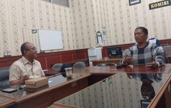 Eko Siti Jenar Dobrak Rapat DPRD Situbondo, Desak Evaluasi Kunker dan Tegakkan Efisiensi